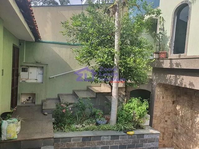 Sobrado com 300m² 4 quartos e 4 banheiros, à venda, no bairro Jardim Piqueroby em São Paulo