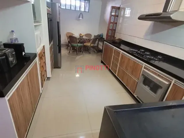 Sobrado 4 quartos e 4 banheiros, à venda, no bairro Nova Petrópolis em São Bernardo do Campo
