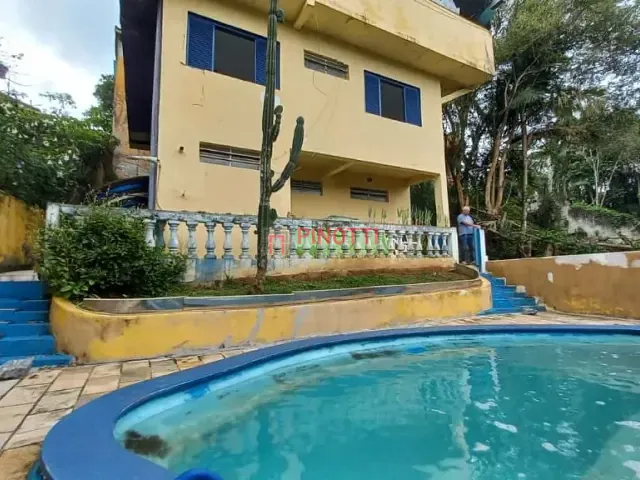 Sobrado 4 quartos e 2 banheiros, para alugar, no bairro Dos Finco em São Bernardo do Campo