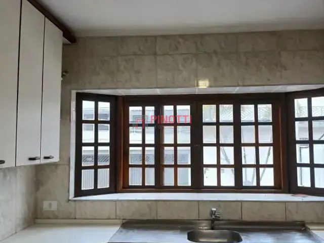 Sobrado 2 quartos e 3 banheiros, à venda, no bairro Vila Scarpelli em Santo André
