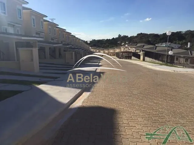 Sobrado com 278m² 4 quartos e 5 banheiros, à venda, no bairro Jardim da Gloria em Cotia
