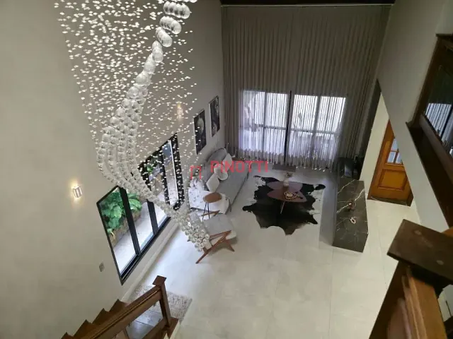 Sobrado 4 quartos e 4 banheiros, à venda, no bairro Jardim São Caetano em São Caetano do Sul