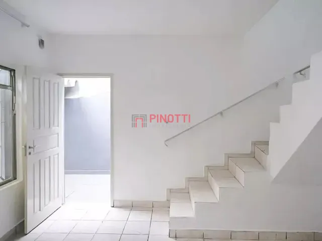 Sobrado 2 quartos e 2 banheiros, para alugar, no bairro Rudge Ramos em São Bernardo do Campo