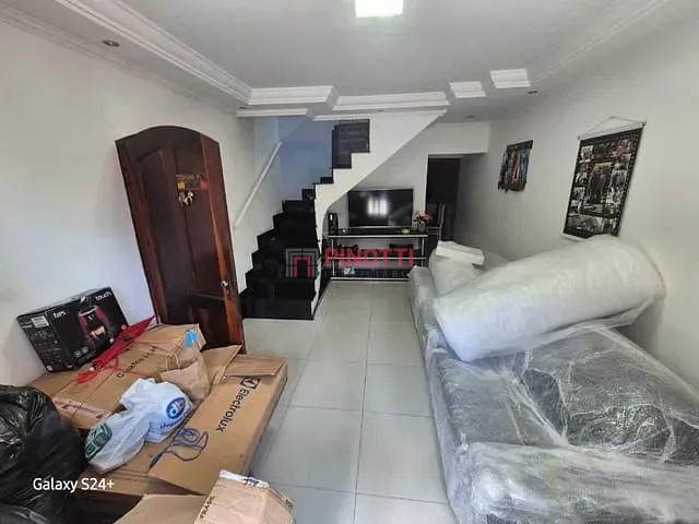 Sobrado 3 quartos e 2 banheiros, à venda, no bairro Santa Terezinha em São Bernardo do Campo