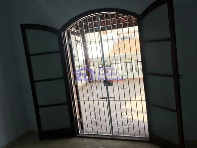Sobrado com 1800m² 4 quartos e 3 banheiros, à venda, no bairro Parque Maria Luiza em São Paulo