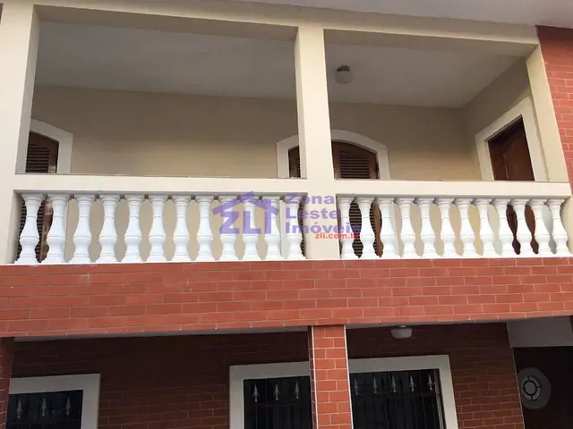 Sobrado com 252m², para alugar, no bairro Jardim Galli em São Paulo