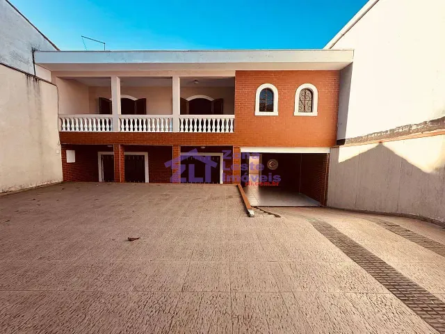 Sobrado com 252m², para alugar, no bairro Jardim Galli em São Paulo