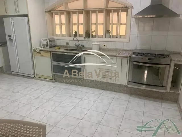 Sobrado com 310m² 4 quartos e 4 banheiros, para alugar, no bairro Adalgisa em Osasco