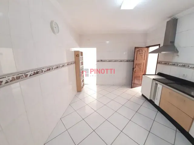 Sobrado 4 quartos e 1 banheiro, à venda, no bairro Jardim Paramount em São Bernardo do Campo