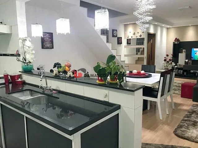 Sobrado com 281m² 3 quartos e 4 banheiros, à venda, no bairro Nova Gerti em São Caetano do Sul