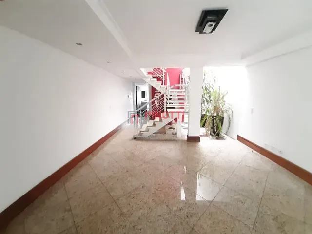 Sobrado 4 quartos e 5 banheiros, à venda, no bairro Vila Scarpelli em Santo André