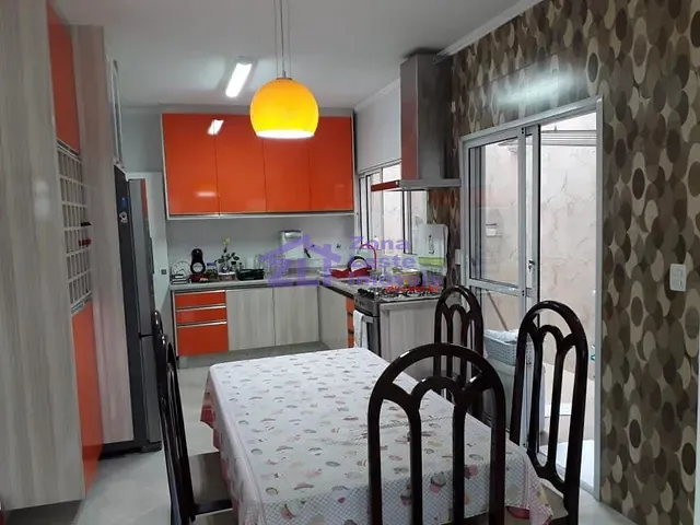 Sobrado com 220m² 3 quartos e 3 banheiros, à venda, no bairro Cidade Mãe do Céu em São Paulo