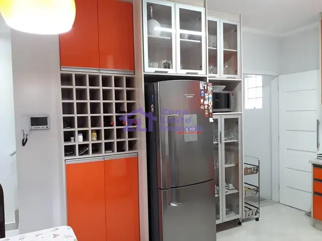 Sobrado com 220m² 3 quartos e 3 banheiros, à venda, no bairro Cidade Mãe do Céu em São Paulo