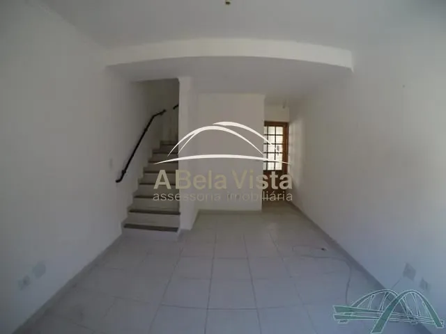 Casa 2 quartos e 2 banheiros, à venda ou para alugar, no bairro Veloso em Osasco