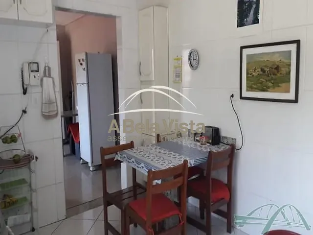 Sobrado com 180m² 4 quartos e 5 banheiros, à venda, no bairro Umuarama em Osasco