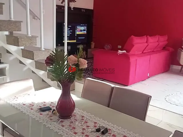Sobrado com 104m² 4 quartos e 2 banheiros, à venda, no bairro Olímpico em São Caetano do Sul