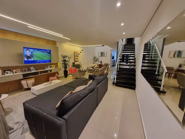 Sobrado com 280m² 3 quartos e 5 banheiros, à venda, no bairro Santa Maria em São Caetano do Sul