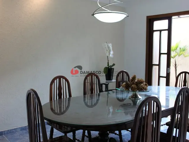 Sobrado com 210m² 3 quartos e 1 banheiro, à venda, no bairro Santa Paula em São Caetano do Sul