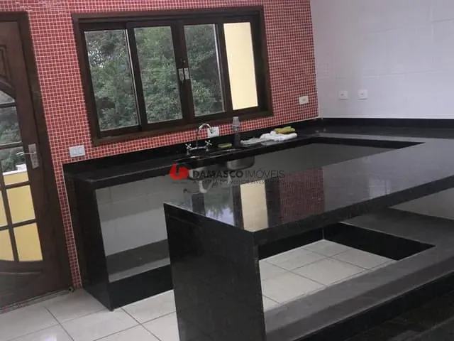 Sobrado com 500m² 4 quartos e 6 banheiros, para alugar, no bairro Cerâmica em São Caetano do Sul