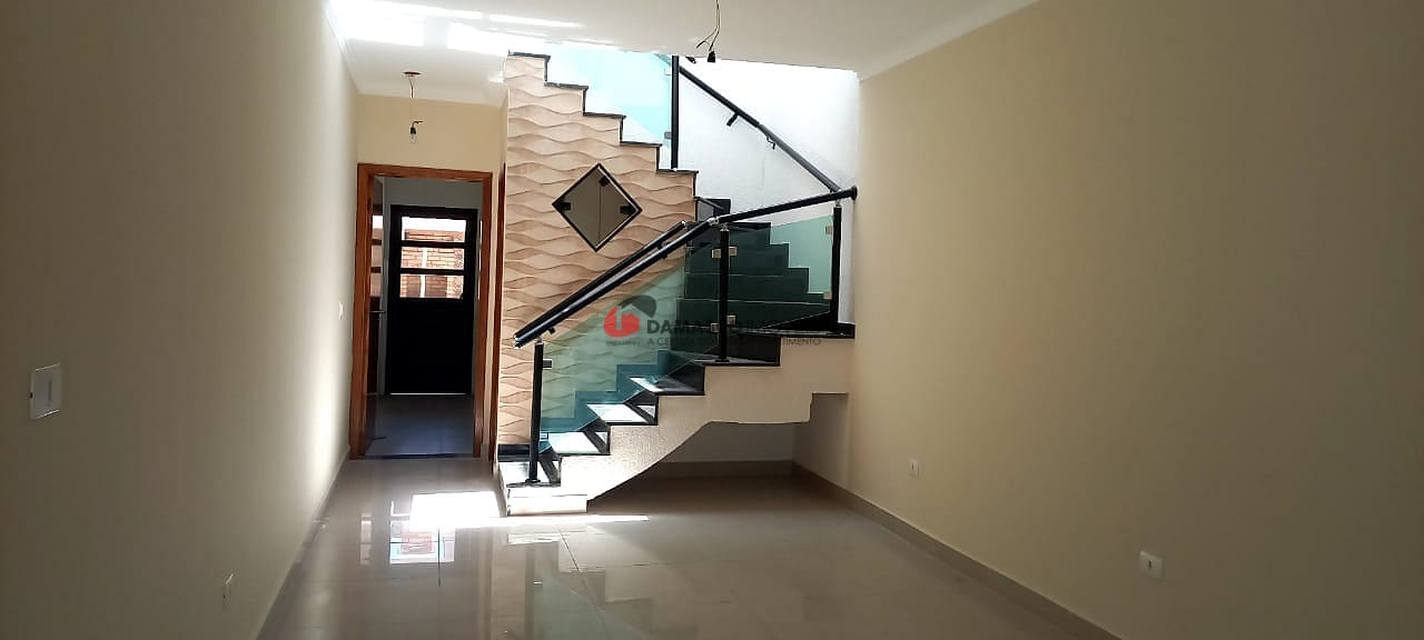 Sobrado à venda com 3 quartos, 130m² - Foto 1