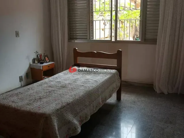 Sobrado com 400m² 4 quartos e 2 banheiros, à venda, no bairro Santa Maria em Santo André