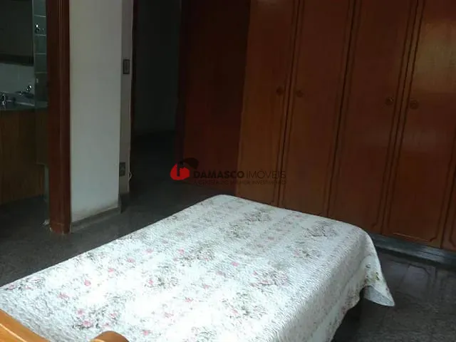 Sobrado com 400m² 4 quartos e 2 banheiros, à venda, no bairro Santa Maria em Santo André