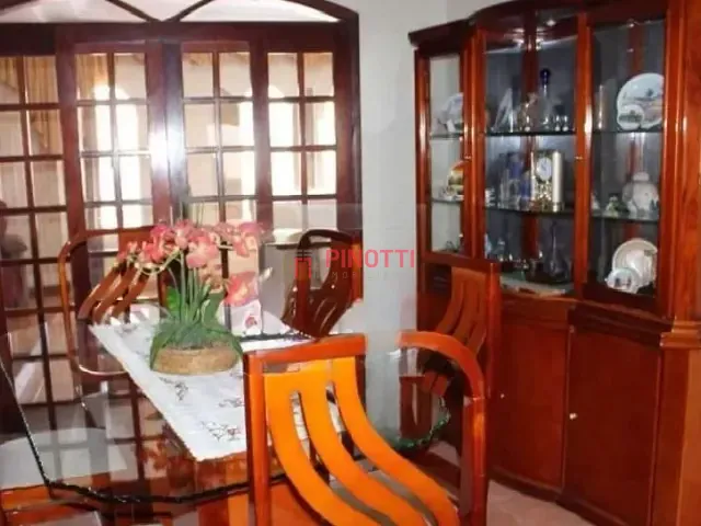 Sobrado 4 quartos e 4 banheiros, à venda, no bairro Nova Petrópolis em São Bernardo do Campo