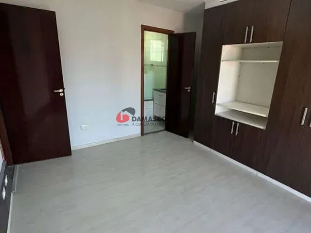 Sobrado 4 quartos e 1 banheiro, à venda, no bairro Jardim em Santo André