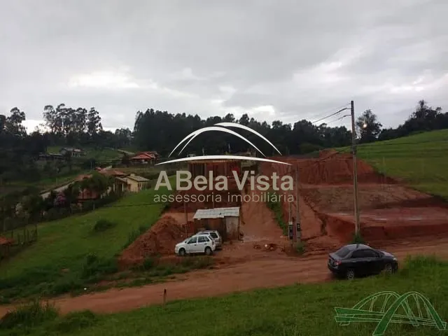 Sobrado com 1500m² 4 quartos e 6 banheiros, à venda, no bairro CENTRO em Mairinque