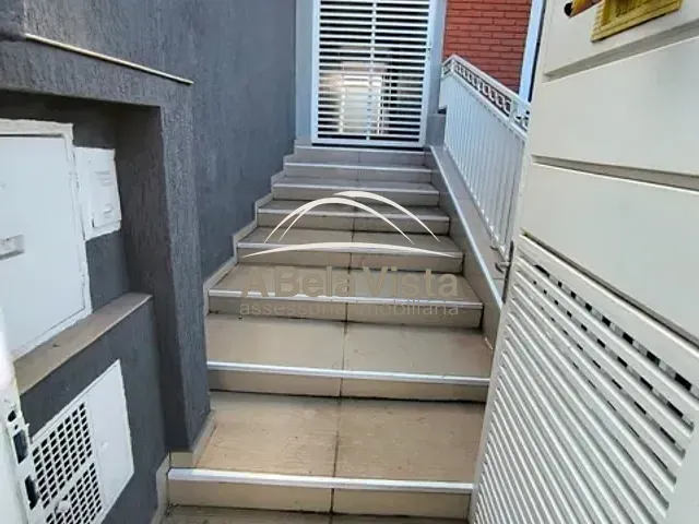 Sobrado com 485m² 6 quartos e 5 banheiros, para alugar, no bairro Vila Yolanda em Osasco