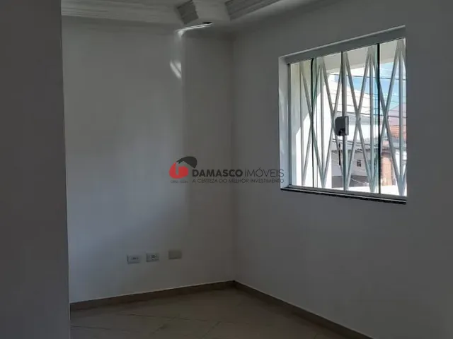 Sobrado 3 quartos e 2 banheiros, para alugar, no bairro Vila Pinheirinho em Santo André