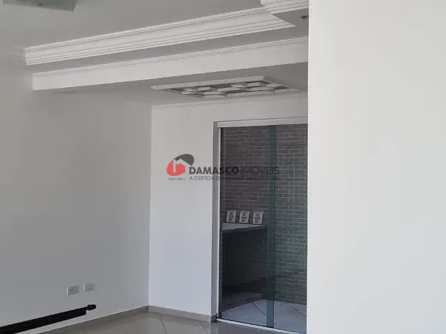 Sobrado 3 quartos e 2 banheiros, para alugar, no bairro Vila Pinheirinho em Santo André