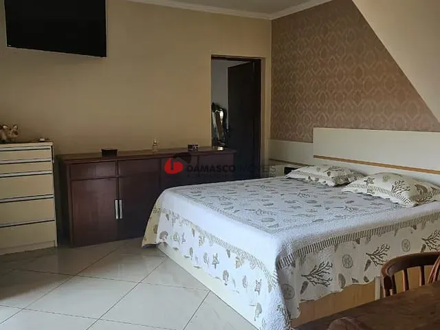 Sobrado com 302m² 3 quartos e 4 banheiros, à venda, no bairro Osvaldo Cruz em São Caetano do Sul