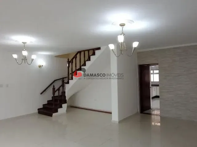 Sobrado 3 quartos e 2 banheiros, à venda, no bairro Jardim Teresa em São Paulo