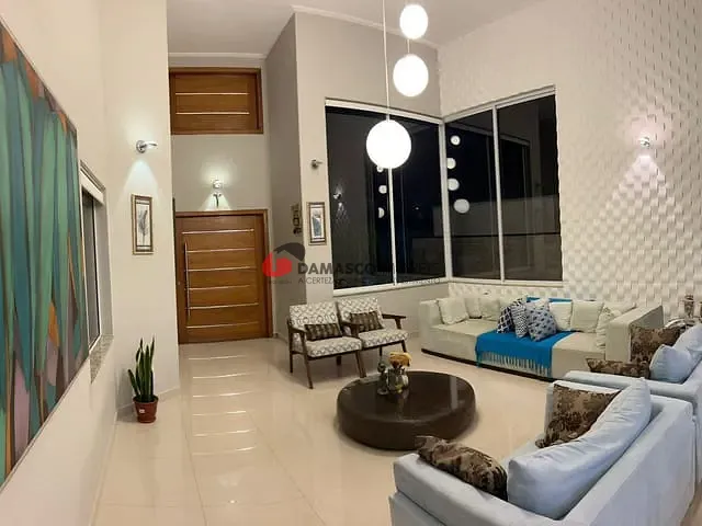 Sobrado 3 quartos e 2 banheiros, à venda, no bairro Tanque em Atibaia