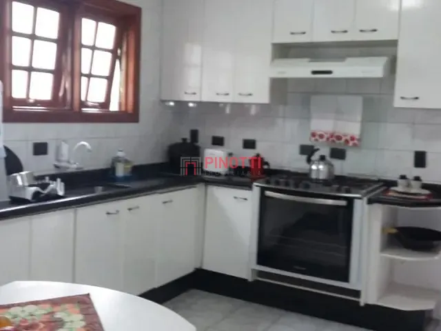 Sobrado 3 quartos e 3 banheiros, à venda, no bairro Nova Petrópolis em São Bernardo do Campo