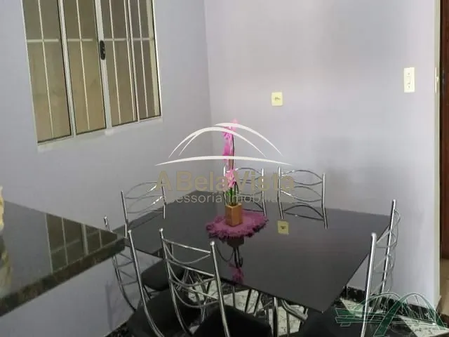 Sobrado com 197m² 4 quartos e 2 banheiros, à venda, no bairro Santa Maria em Osasco