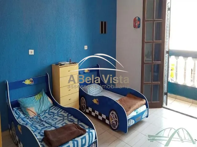 Sobrado com 197m² 4 quartos e 2 banheiros, à venda, no bairro Santa Maria em Osasco