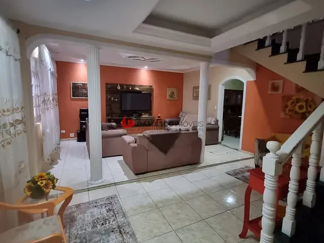 Sobrado com 210m² 3 quartos e 3 banheiros, para alugar, no bairro Prosperidade em São Caetano do Sul