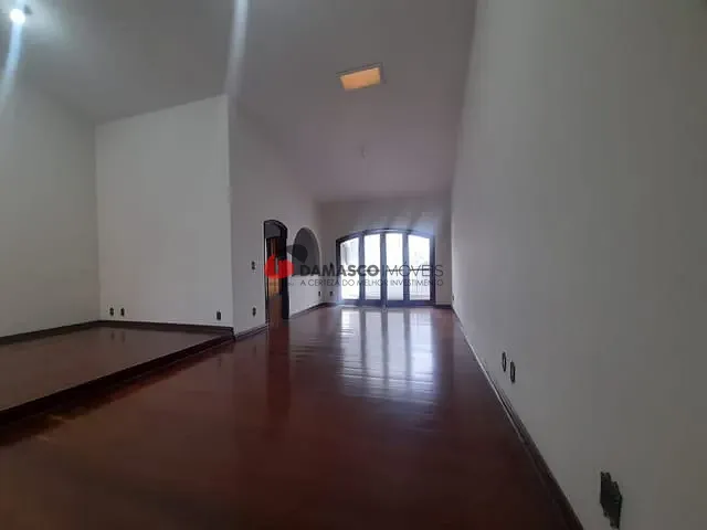 Sobrado com 266m², para alugar, no bairro Santo Antônio em São Caetano do Sul