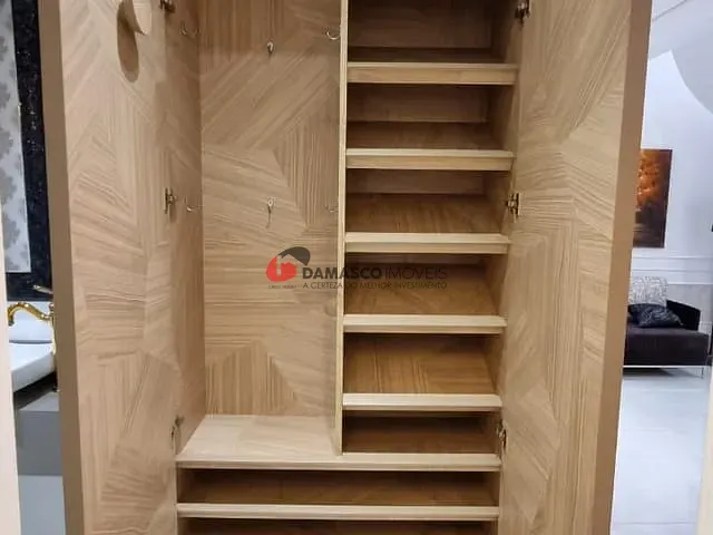 Sobrado 4 quartos e 6 banheiros, à venda, no bairro Jardim São Caetano em São Caetano do Sul