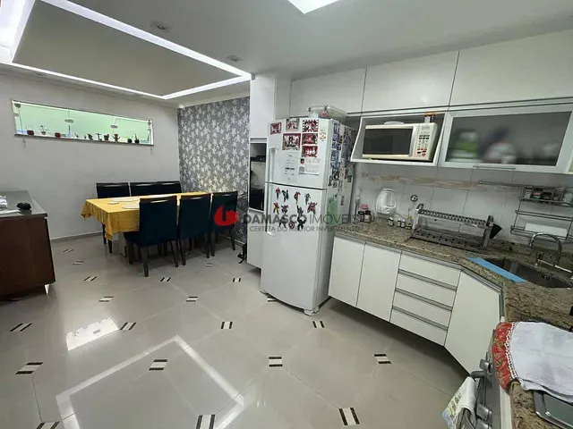 Sobrado 3 quartos e 4 banheiros, à venda, no bairro Parque das Nações em Santo André