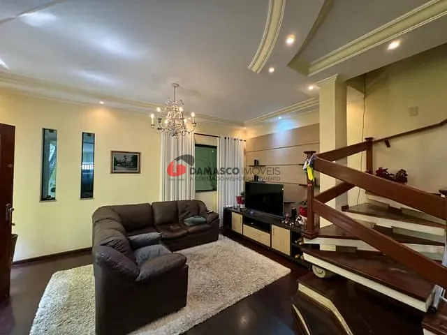 Sobrado com 312m² 3 quartos e 5 banheiros, para alugar, no bairro Olímpico em São Caetano do Sul