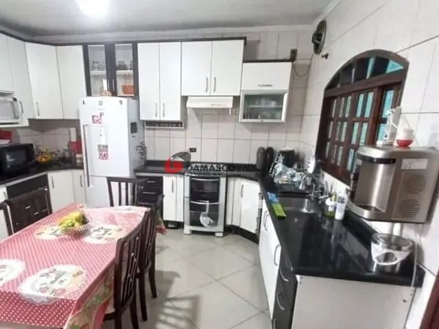 Sobrado 3 quartos e 4 banheiros, à venda, no bairro Parque Erasmo Assunção em Santo André