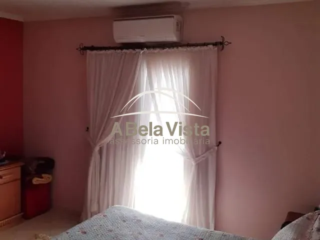 Sobrado com 227m² 3 quartos e 4 banheiros, à venda, no bairro Km 18 em Osasco