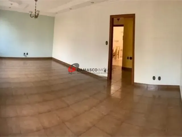 Sobrado com 220m² 3 quartos e 2 banheiros, à venda, no bairro Barcelona em São Caetano do Sul