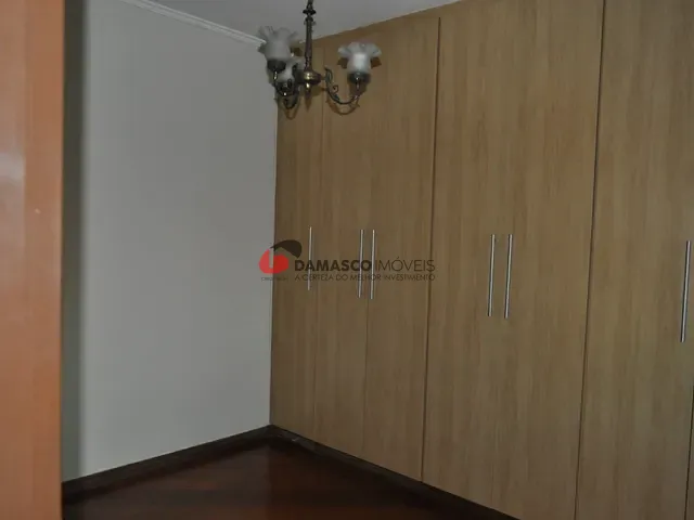 Sobrado 4 quartos e 2 banheiros, para alugar, no bairro Vila Valparaíso em Santo André