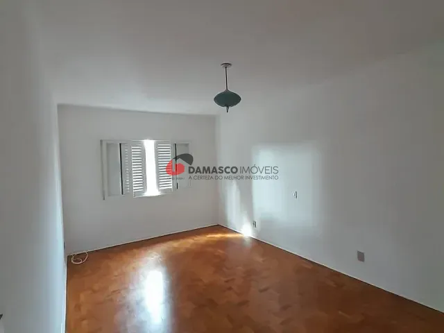 Sobrado 3 quartos e 2 banheiros, para alugar, no bairro Santa Paula em São Caetano do Sul