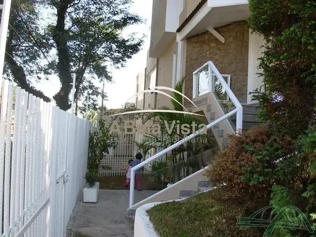 Sobrado com 680m² 4 quartos e 6 banheiros, à venda, no bairro Adalgisa em Osasco