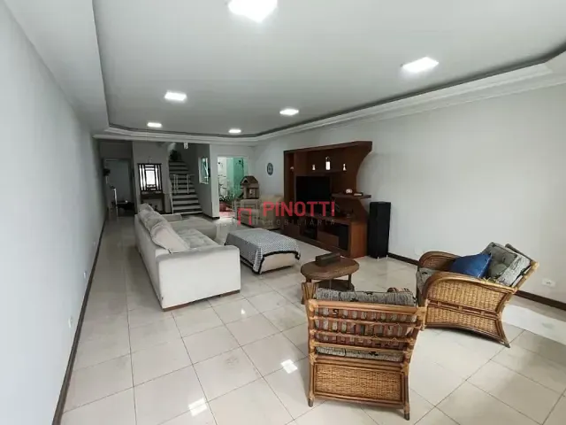 Sobrado 4 quartos e 4 banheiros, à venda, no bairro Jardim Paraíso em Santo André